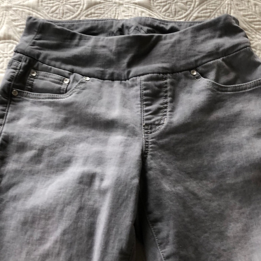 Brand new soft cotton jeans cute detail on pockets